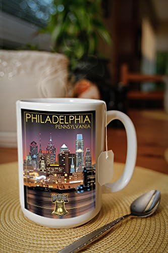 Фенер Press Филаделфия, Пенсилвания, Skyline през нощта (Черна керамична чаша за кафе и чай по 15 унции, може да се