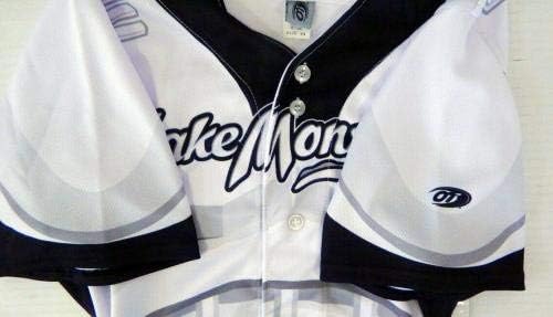 Играта Vermont Lake Monsters 9 пуснато В Бяла тениска Star Wars DP04477 В играта, за да Използва тениски MLB